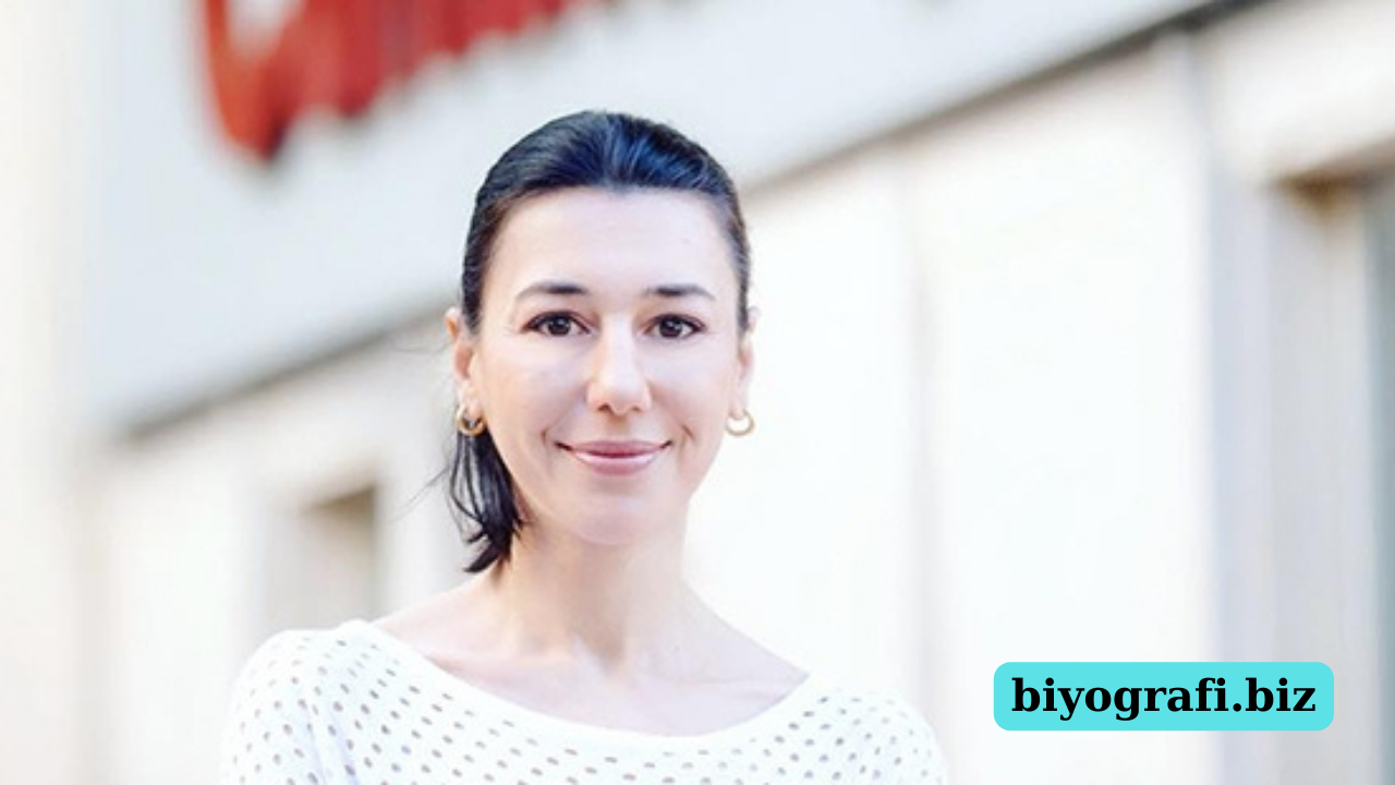Melis Alphan Kimdir?
