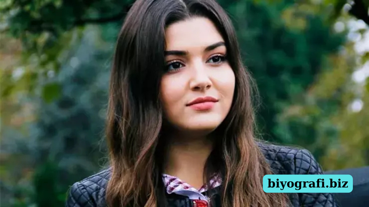 Hande Erçel Kimdir?