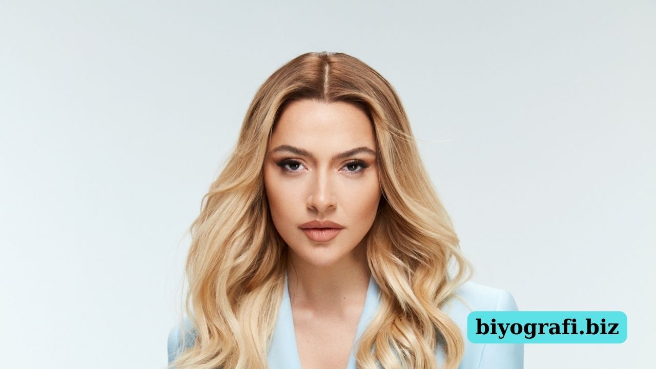 Hadise Açıkgöz Kimdir?
