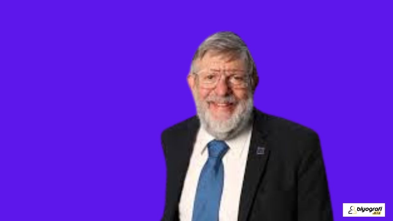 William Daniel Phillips Kimdir?